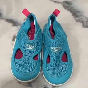 Speedo Kids Aqua Water Shoes with Pink Pull Tabs